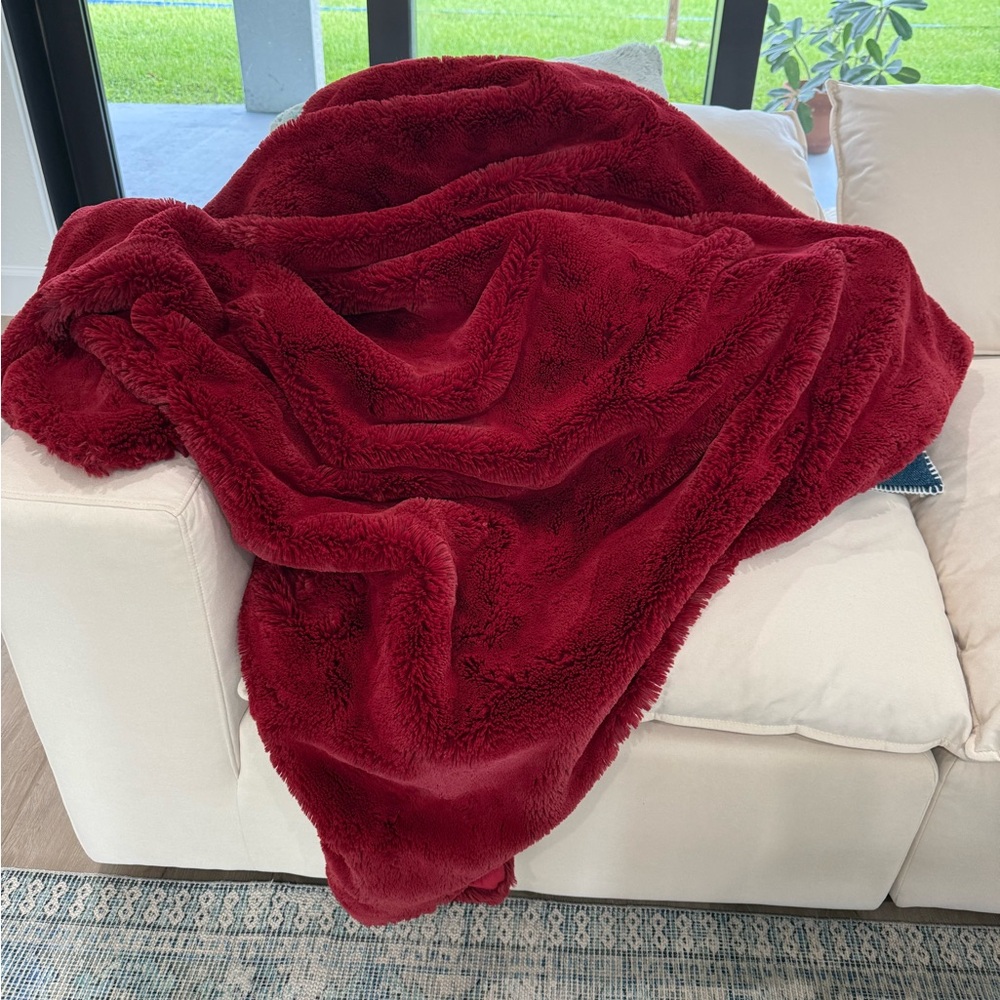 Magaschoni Vibrant Red Plush Blanket